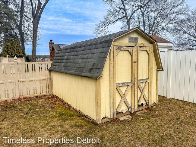 Building Photo - 4 br, 2 bath House - 8244 W Q Ave