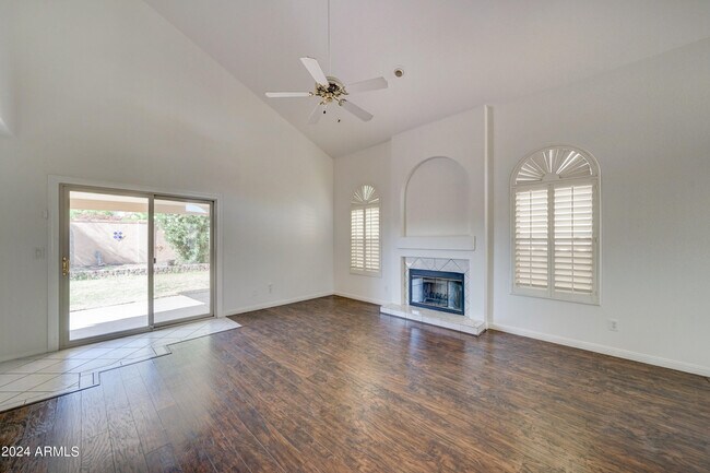 Building Photo - 8804 E Charter Oak Dr