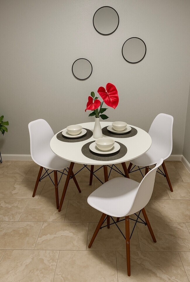 Building Photo - 3316 N MacGregor Way