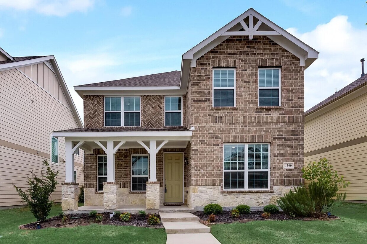 Primary Photo - 1500 Emerald Tree Pl