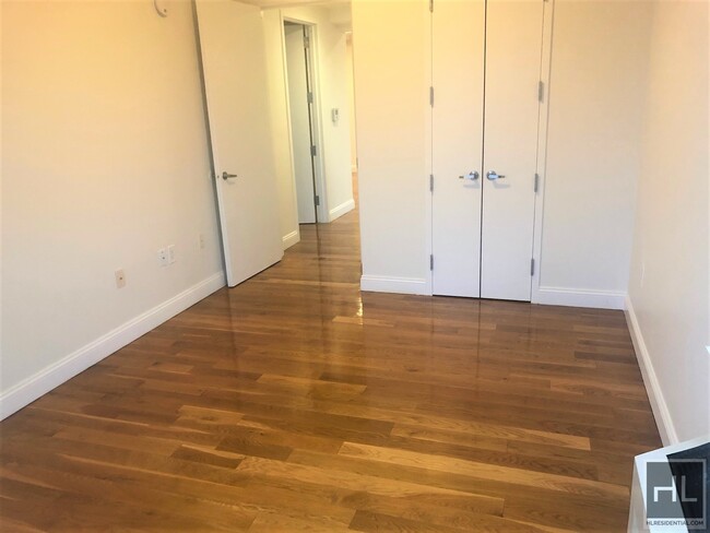 Foto del edificio - 3030 Middletown Rd