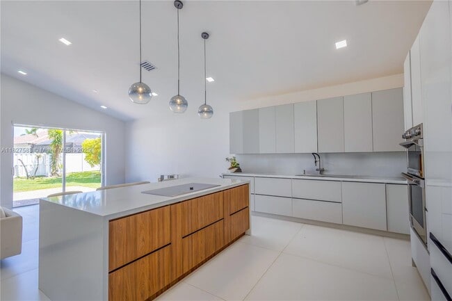 Foto del edificio - 649 SW 168th Way