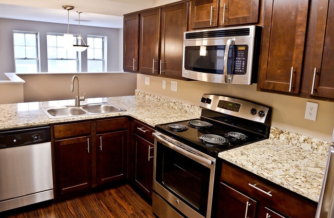 Building Photo - Circle City