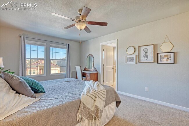 Large Master Bedroom - 1765 Sandy Shore Lane