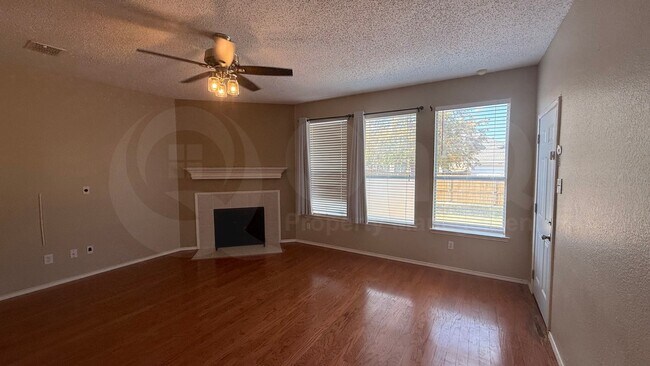 Building Photo - 1433 Winterwood Dr