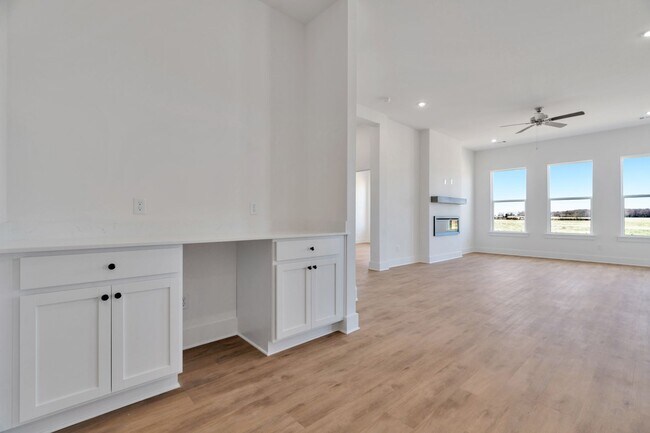 Foto del edificio - Brand-New Luxurious 4 Bedroom in Bentonville!  FENCE INCLUDED!