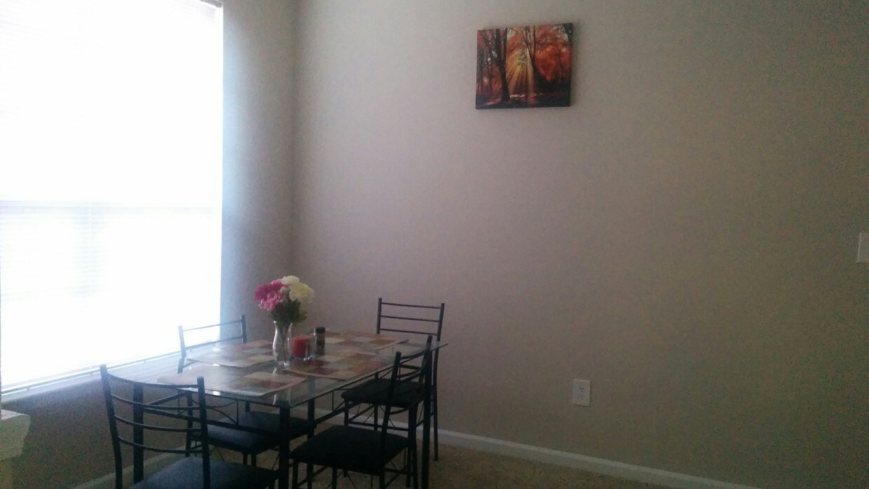 Foto principal - 7705 Network Ln
