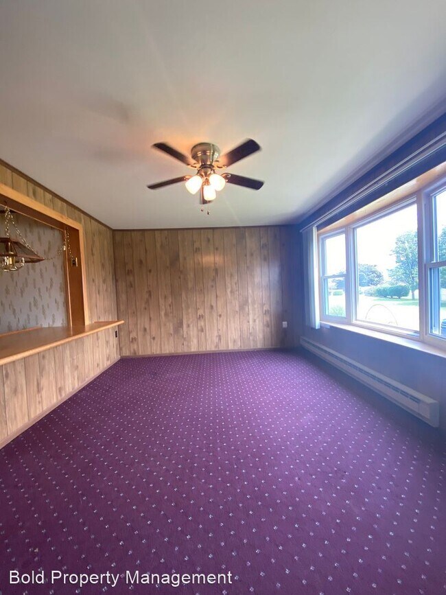 Building Photo - 3 br, 1 bath House - 323 Memorial Blvd.