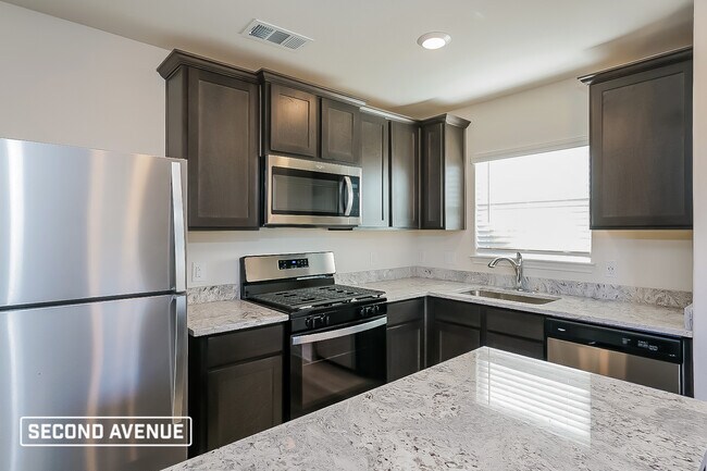 Foto del edificio - 328 Condie Russell Ave