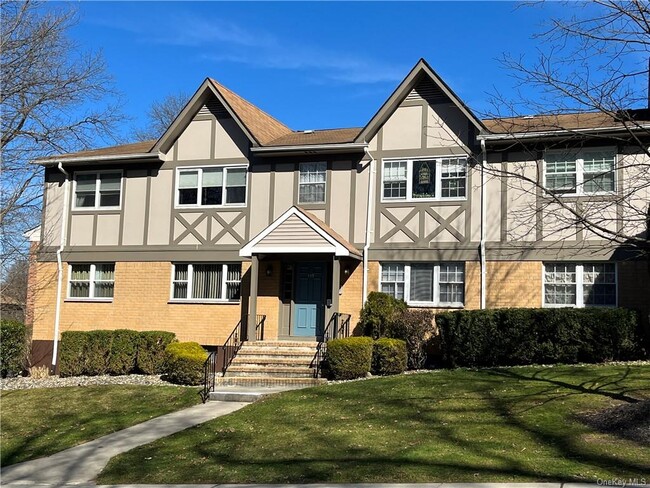 Building Photo - 110 Yorkshire Dr