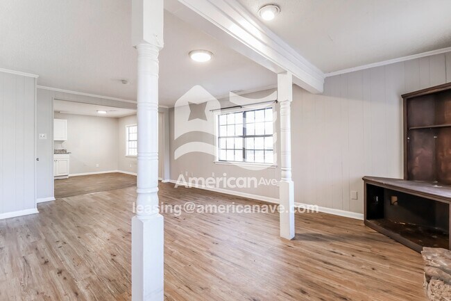 Building Photo - 1801 Graham Rd