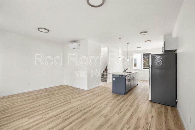Foto del edificio - 1438 E 31st St