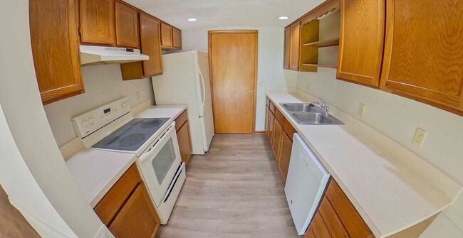 Building Photo - 2507 Candlewood Dr