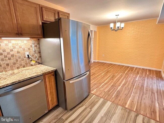 Building Photo - 4311 Cedarlake Ct