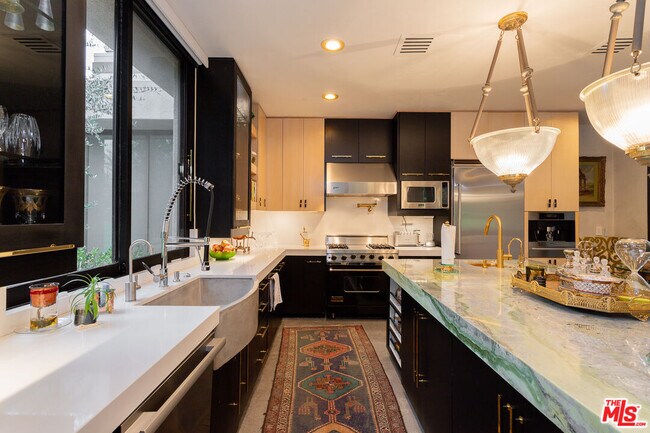 Foto del edificio - 74687 Arroyo Dr