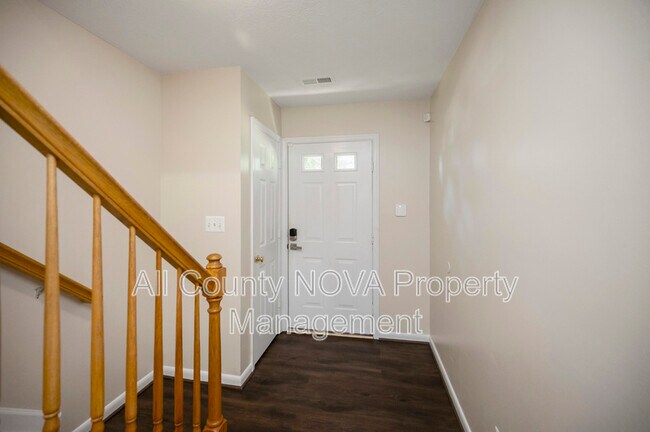Building Photo - 610 Kensington Dr