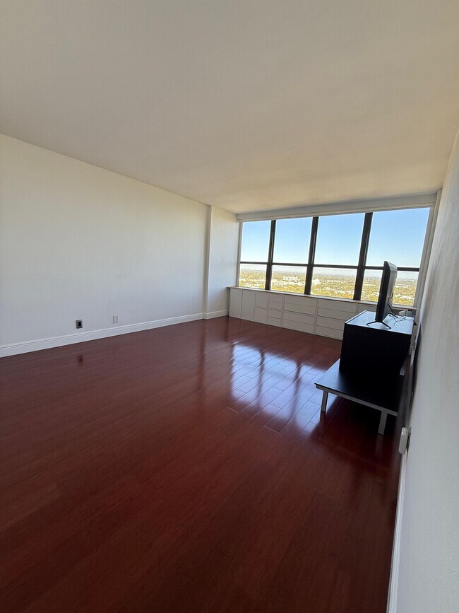 Foto del edificio - 780 NE 69th St