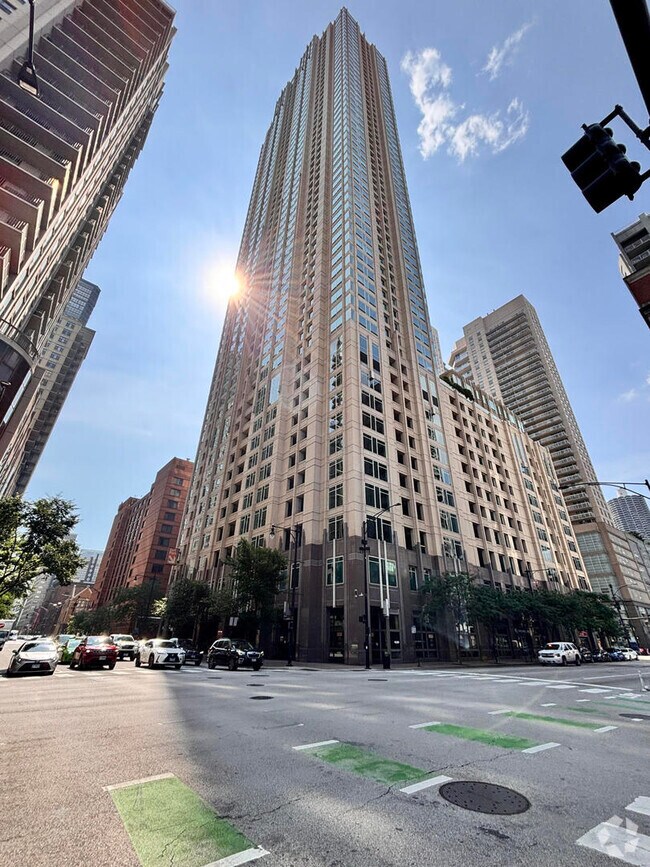 Building Photo - 33 W Ontario St