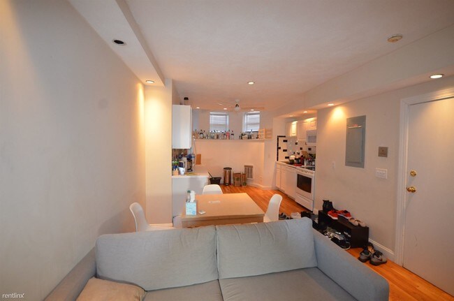 Building Photo - 3 br, 2 bath  - 61 Westland Ave # 1