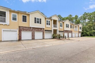 Building Photo - 218 Larkin Pl