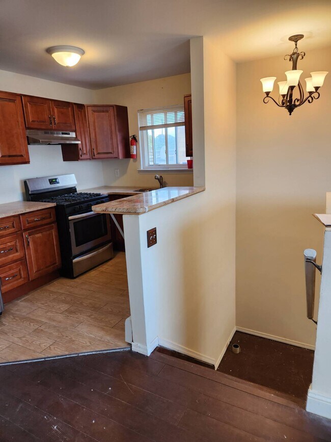 Building Photo - 661 Nasby Pl