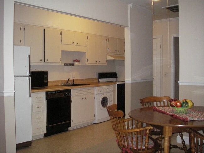 Kitchen - 763 Houston Mill Rd NE