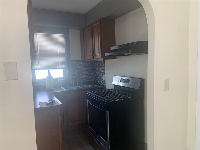 Building Photo - 549 4th St