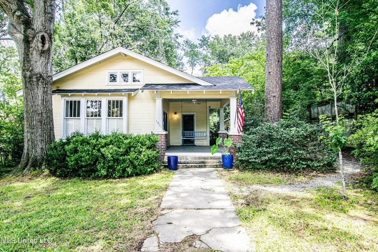 Primary Photo - 1036 Belhaven St