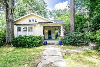 Building Photo - 1036 Belhaven St