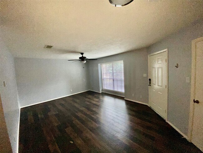 Foto del edificio - 2401 Sycamore Ave