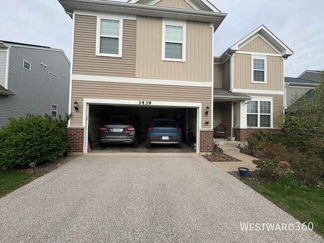 Foto del edificio - 3439 Birch Ln