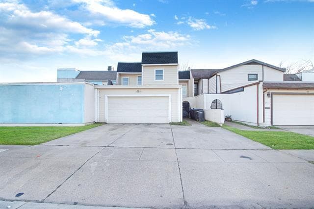 Building Photo - 4511 Alamosa St