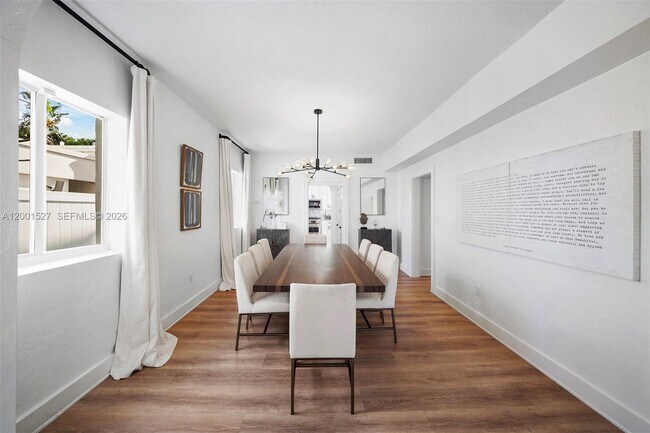 Building Photo - 5237 La Gorce Dr