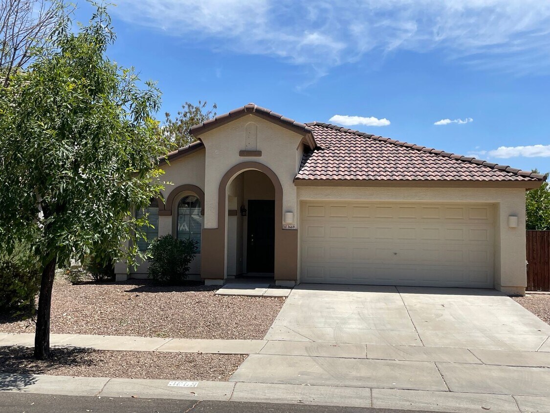 Primary Photo - Gilbert 3 Bed and 2 Bath Home