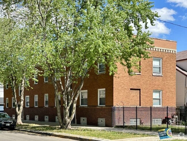 Building Photo - 3517 W Grace St