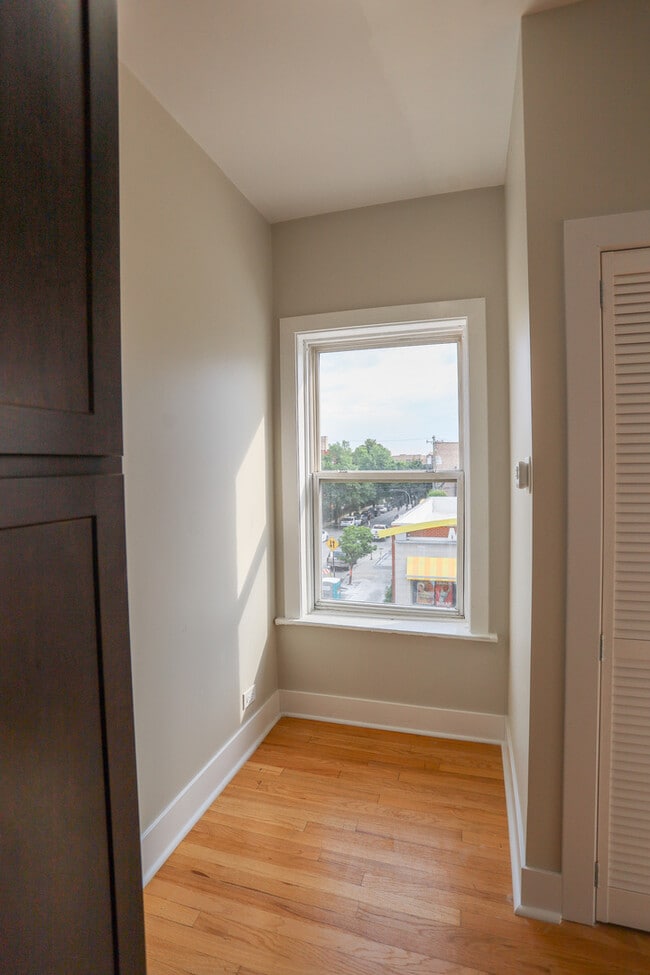 Building Photo - 2712 N Milwaukee Ave