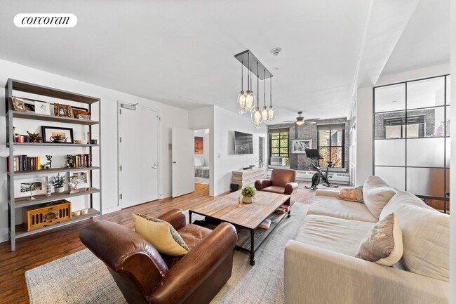 Building Photo - 248 17th St