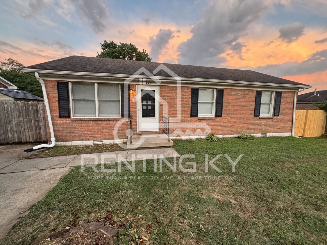 Foto principal - Newly Renovated 3-Bed, 1-Bath House with L...