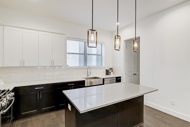 Foto del edificio - 2603 Hutchins St