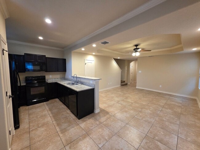 Building Photo - 6838 Lakeview Dr.