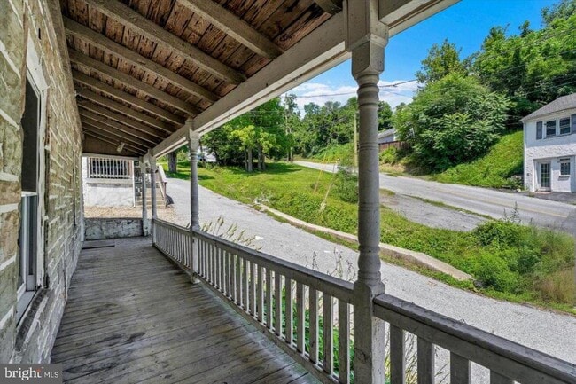 Building Photo - 60 Irish Ln