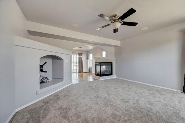 Building Photo - 2233 Pinyon Jay Dr