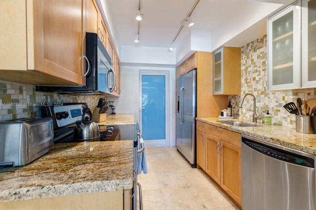 Building Photo - 881 Ocean Dr