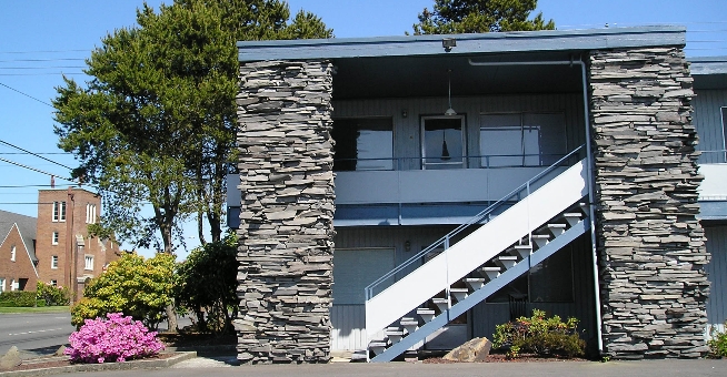 Primary Photo - Heatherstone Arms Apartments