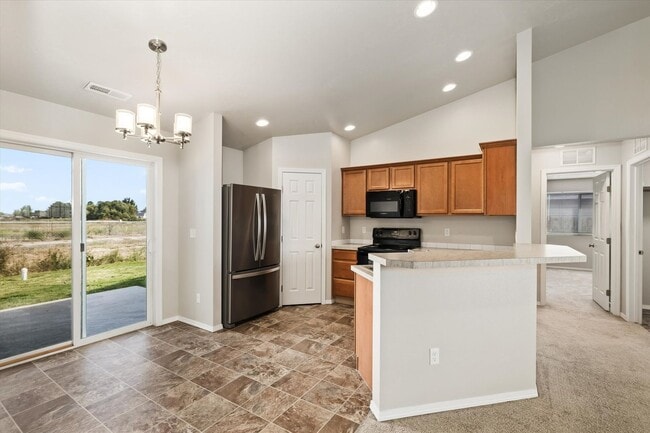 Foto del edificio - 4 Bedrooms Plus Bonus Room _ Dog Friendly!!