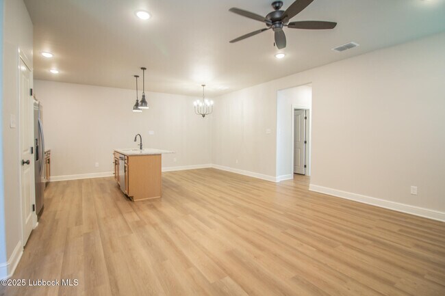 Foto del edificio - 2534 137th St