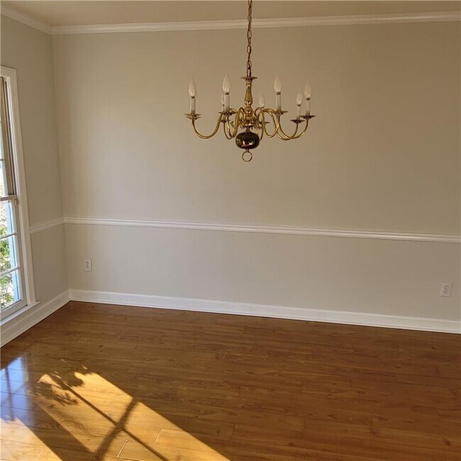 Building Photo - 1469 Justin Dr