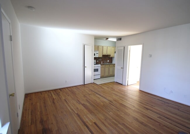 Kitchen - 935 Lombard St