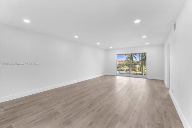 Foto del edificio - 12850 SW 4th Ct