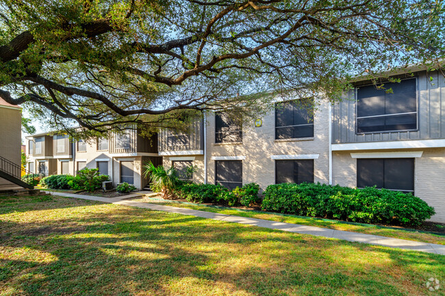 Unit Exterior - The Ascent Apartments